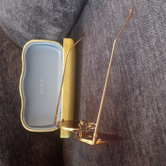 😎 Gucci Cat Eye Sunglasses Red Gold EUC - Picture 4 of 9